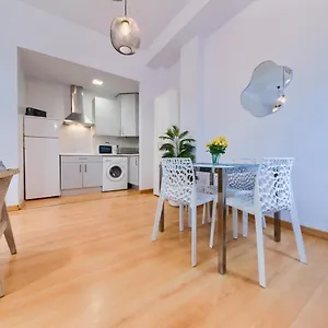 https://holidays2malaga-victoria-malaga-city-center-for-5.es-andalucia.com